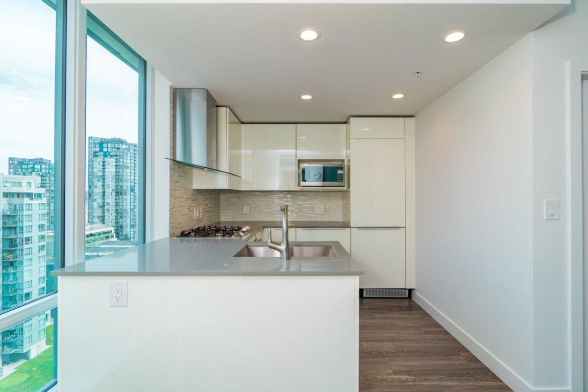 Guest Bathroom Photo of 1802 1283 Howe Street, Vancouver, BC
