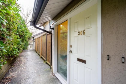 305 11726 225th Street, Maple Ridge, BC, Maple Ridge — Townhouse for sale