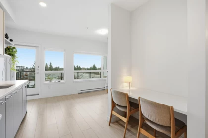 Kitchen Photo of 604 10777 138 Street, Surrey, BC