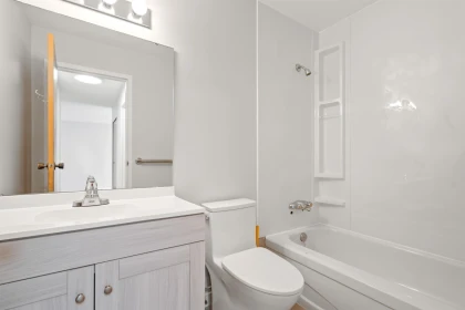 Mudroom Photo of 316 13507 96 Avenue, Surrey, BC