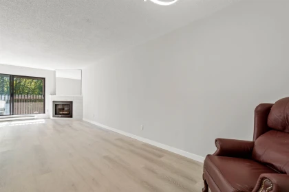 Powder Room Photo of 316 13507 96 Avenue, Surrey, BC