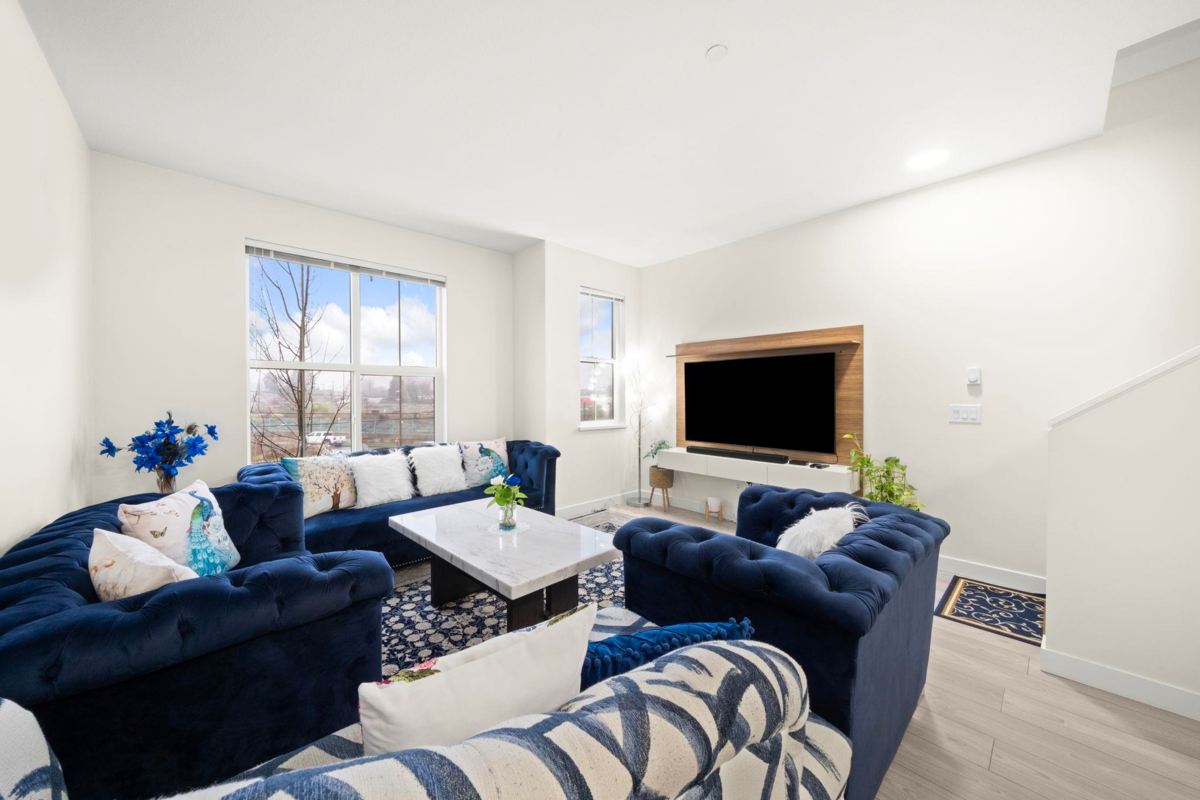 Living Room Photo of 46 488 Furness Street, New Westminster, BC