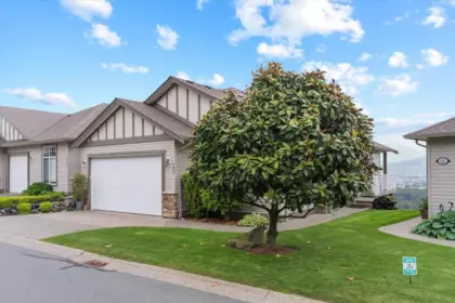 122 8590 Sunrise Drive, Chilliwack, BC, Chilliwack — Townhouse for sale