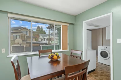 Powder Room Photo of 3115 E 49 Avenue, Vancouver, BC