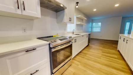 Kitchen Island Photo of 2151 Ware Street, Abbotsford, BC