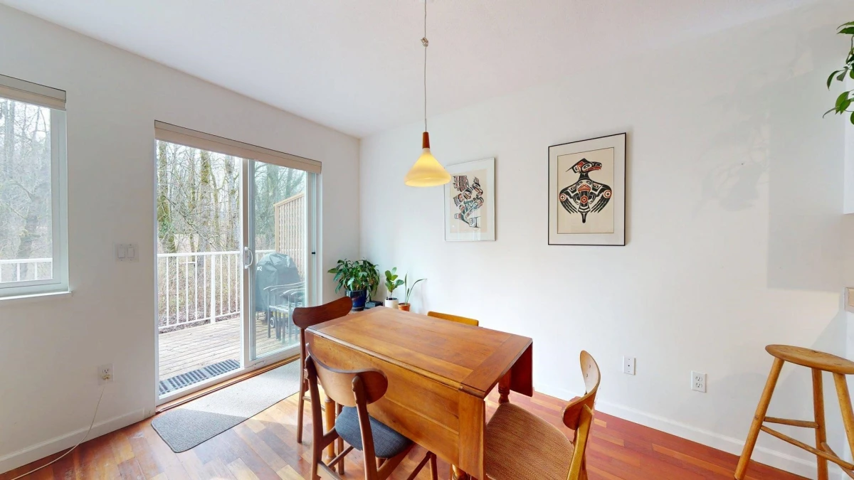 Dining Area Photo of 32 39920 Government Road, Squamish, BC