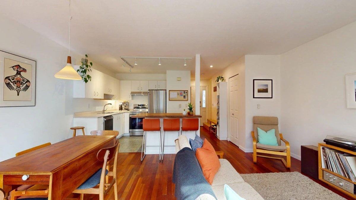 Living Room Photo of 32 39920 Government Road, Squamish, BC