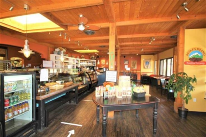 Breakfast Nook Photo of 818 Gibsons Way, Gibsons, BC