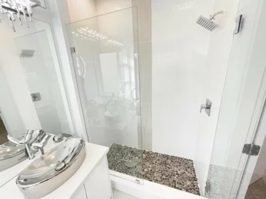Powder Room Photo of 2460 E 19th Avenue, Vancouver, BC