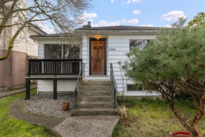 2580 E 19th Avenue, Vancouver, BC, Vancouver — Single Family Residence for sale