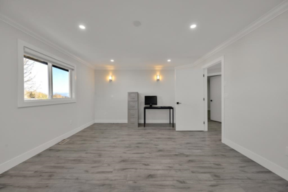 Entry Foyer Photo of 3272 Quail Court, Abbotsford, BC