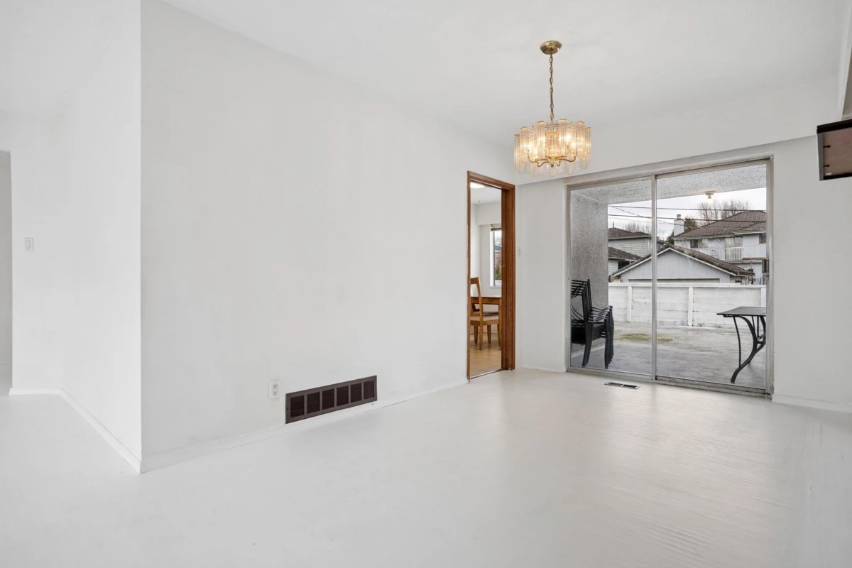 Family Room Photo of 585 W 65th Avenue, Vancouver, BC