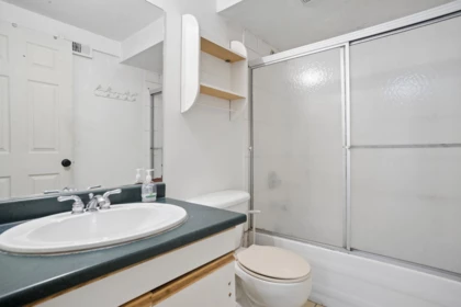 Guest Bathroom Photo of 585 W 65th Avenue, Vancouver, BC