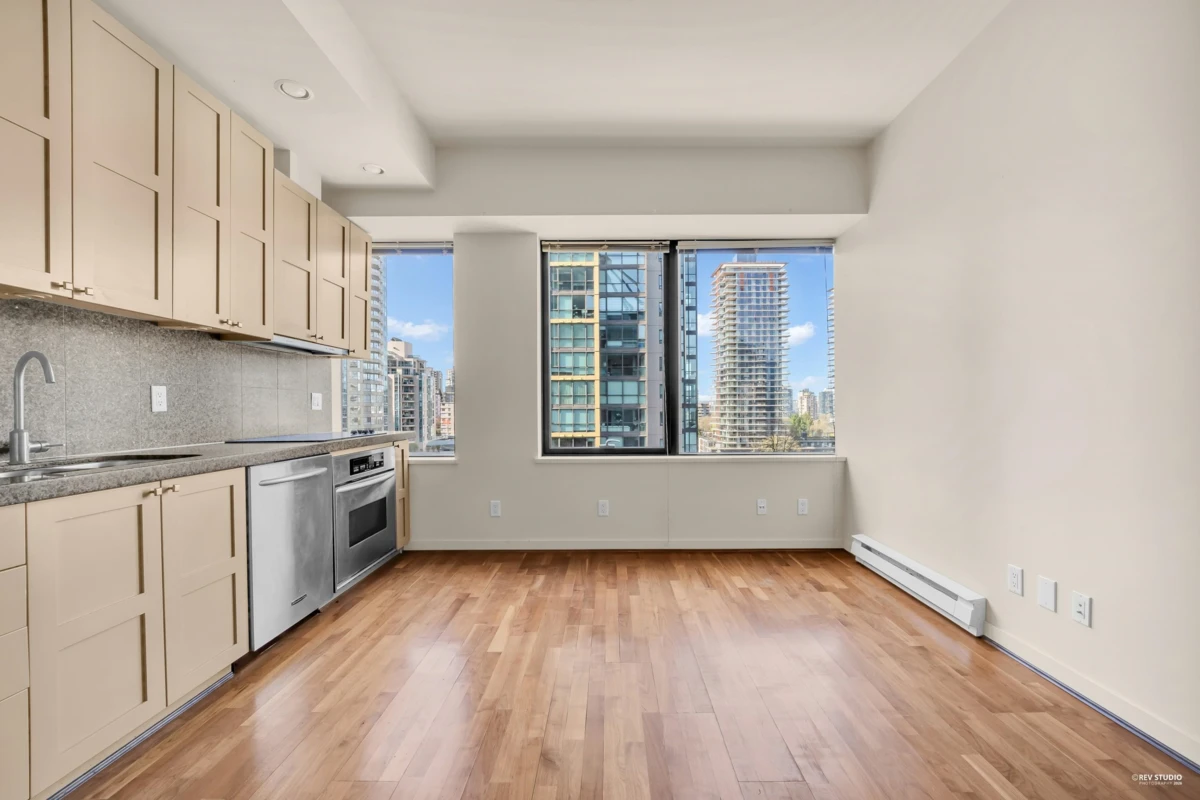 Dining Area Photo of 1113 1333 W Georgia Street, Vancouver, BC