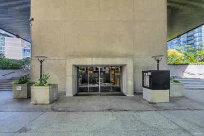 Entry Foyer Photo of 1113 1333 W Georgia Street, Vancouver, BC