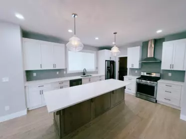 Kitchen Island Photo of 47024 Quarry Road, Chilliwack, BC