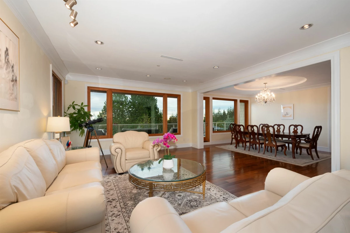Dining Area Photo of 950 Greenwood Road, West Vancouver, BC