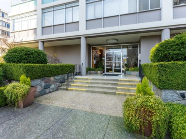 Basement Recreation Room Photo of 304 1975 Pendrell Street, Vancouver, BC