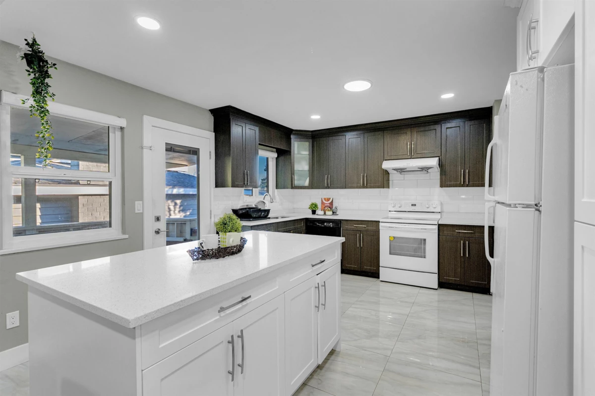 Family Room Photo of 14458 Chartwell Drive, Surrey, BC
