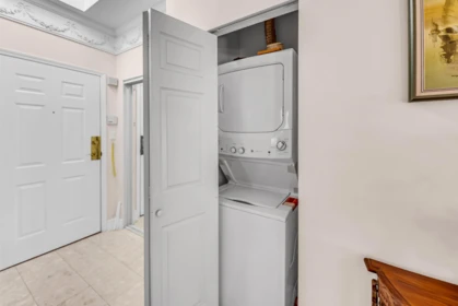 Hallway Photo of 409 3098 Guildford Way, Coquitlam, BC