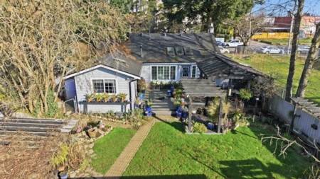 Outdoor Kitchen Photo of 7217 Mary Avenue, Burnaby, BC