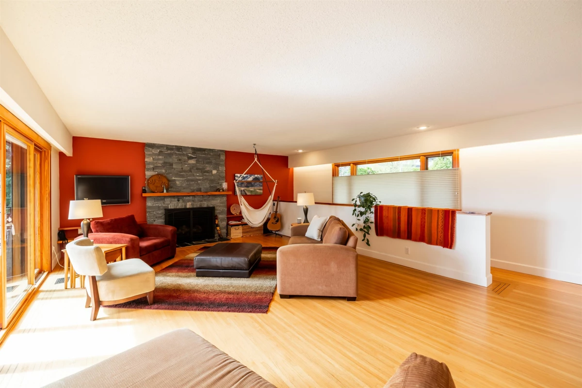 Family Room Photo of 13464 56 Avenue, Surrey, BC