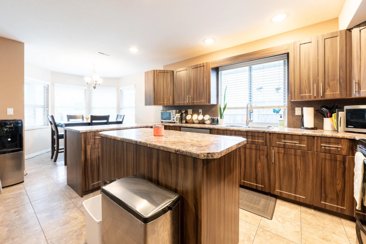 Dining Area Photo of 102 Viscount Place, New Westminster, BC