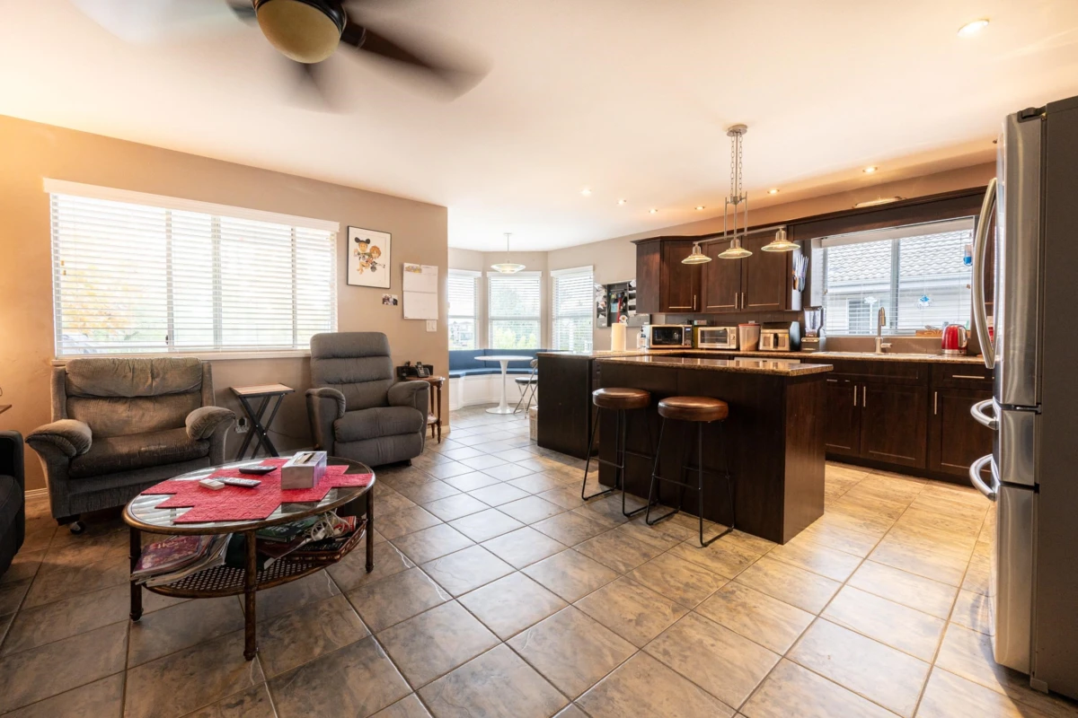 Living Room Photo of 102 Viscount Place, New Westminster, BC