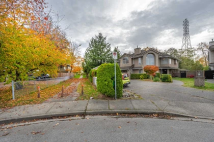 Hot Tub / Spa Photo of 102 Viscount Place, New Westminster, BC