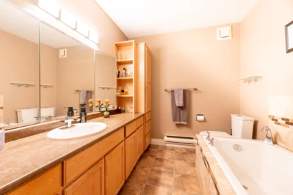 Primary Bathroom Photo of 102 Viscount Place, New Westminster, BC