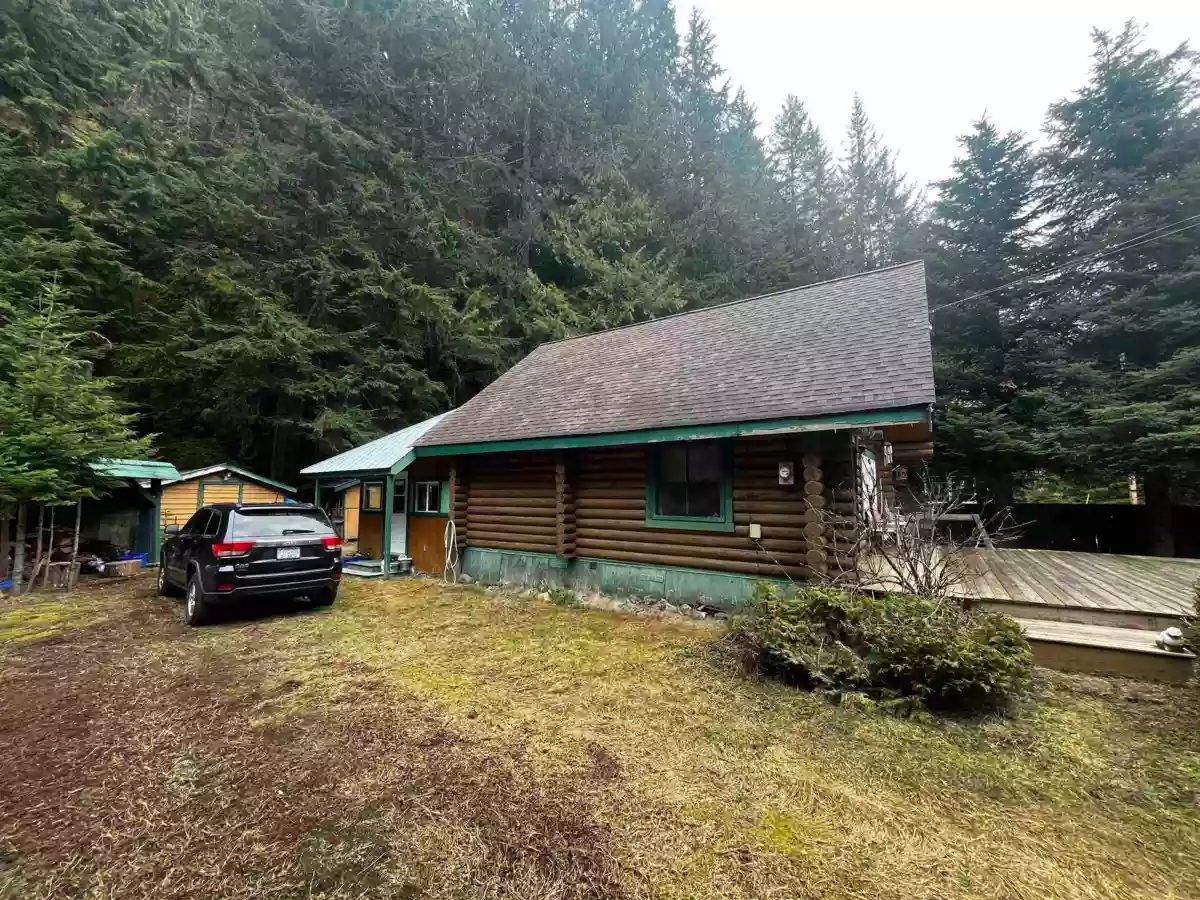 Family Room Photo of A23 14581 Alpine Boulevard, Hope, BC