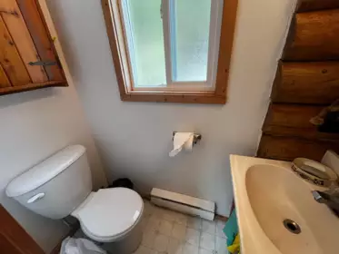Guest Bathroom Photo of A23 14581 Alpine Boulevard, Hope, BC