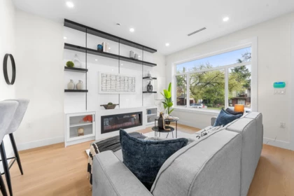 Breakfast Nook Photo of 279 E 48th Avenue, Vancouver, BC