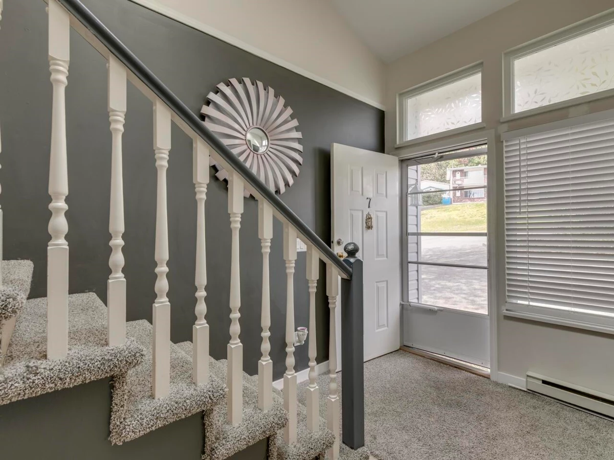 Living Room Photo of 7 32752 4th Avenue, Mission, BC