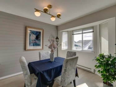 Kitchen Island Photo of 7 32752 4th Avenue, Mission, BC