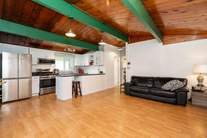 Kitchen Island Photo of 5 9055 Shook Road, Mission, BC
