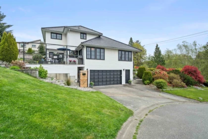 16071 8 Avenue, Surrey, BC, Surrey — Single Family Residence for sale