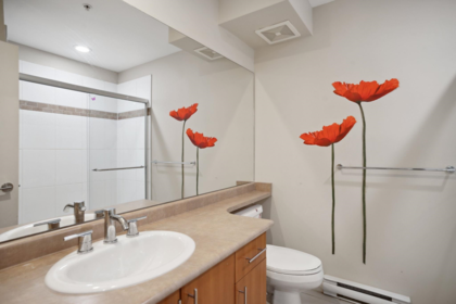 Entry Foyer Photo of 7411 Columbia Street, Vancouver, BC