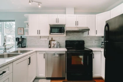 Kitchen Photo of 1 12449 191 Street, Pitt Meadows, BC
