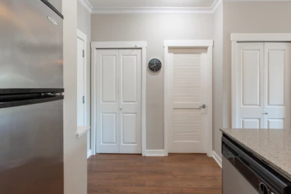 Breakfast Nook Photo of 439 13321 102a Avenue, Surrey, BC