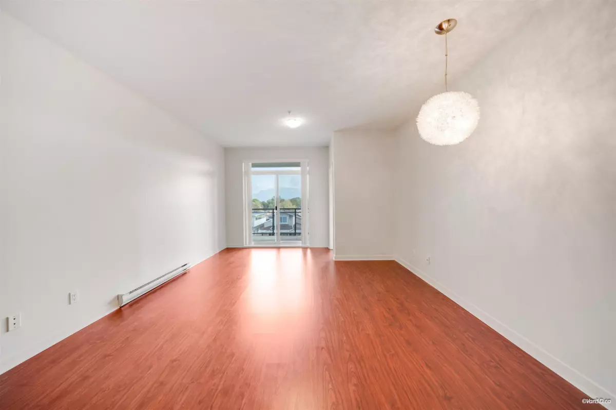 Dining Area Photo of 329 2239 Kingsway, Vancouver, BC