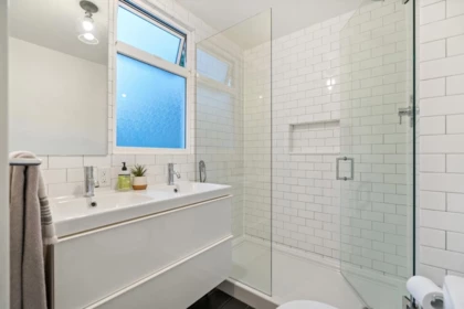 Guest Bathroom Photo of 855 E 22nd Avenue, Vancouver, BC