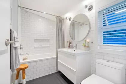 Hallway Photo of 855 E 22nd Avenue, Vancouver, BC