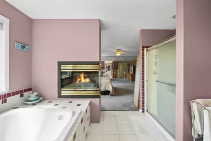 Basement Recreation Room Photo of 18662 54a Avenue, Surrey, BC