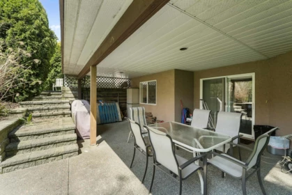 Staircase Photo of 18662 54a Avenue, Surrey, BC