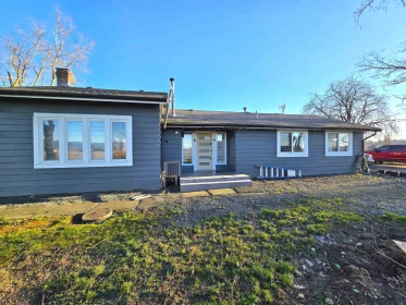 Primary Bedroom Photo of 5038 Riverside Street, Abbotsford, BC