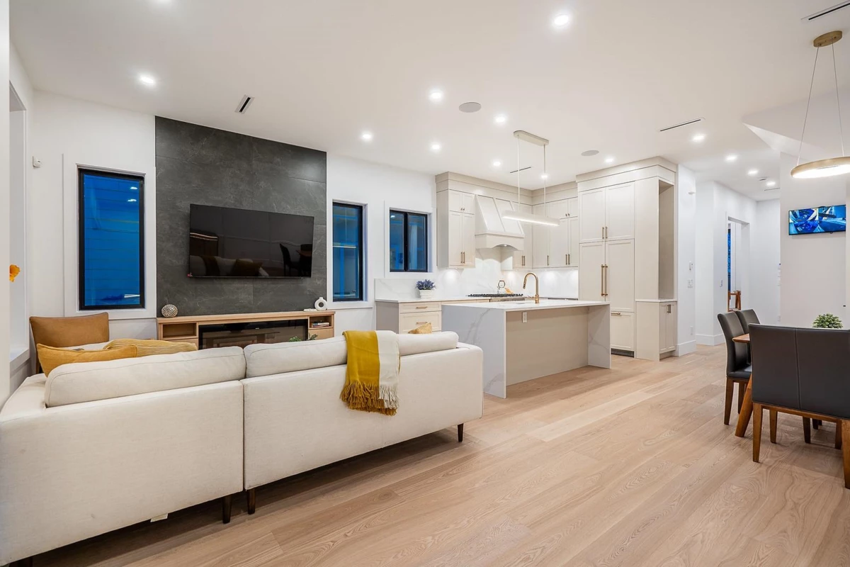 Living Room Photo of 2 4557 Parker Street, Burnaby, BC