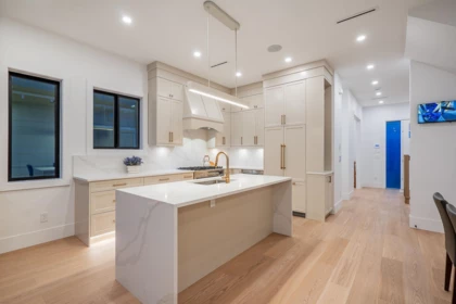 Kitchen Photo of 2 4557 Parker Street, Burnaby, BC