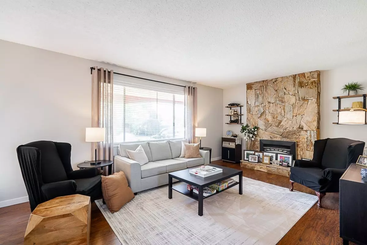 Dining Area Photo of 4628 207a Street, Langley, BC
