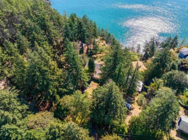 341 Robinson Road, Bowen Island, BC, Bowen Island — Single Family Residence for sale